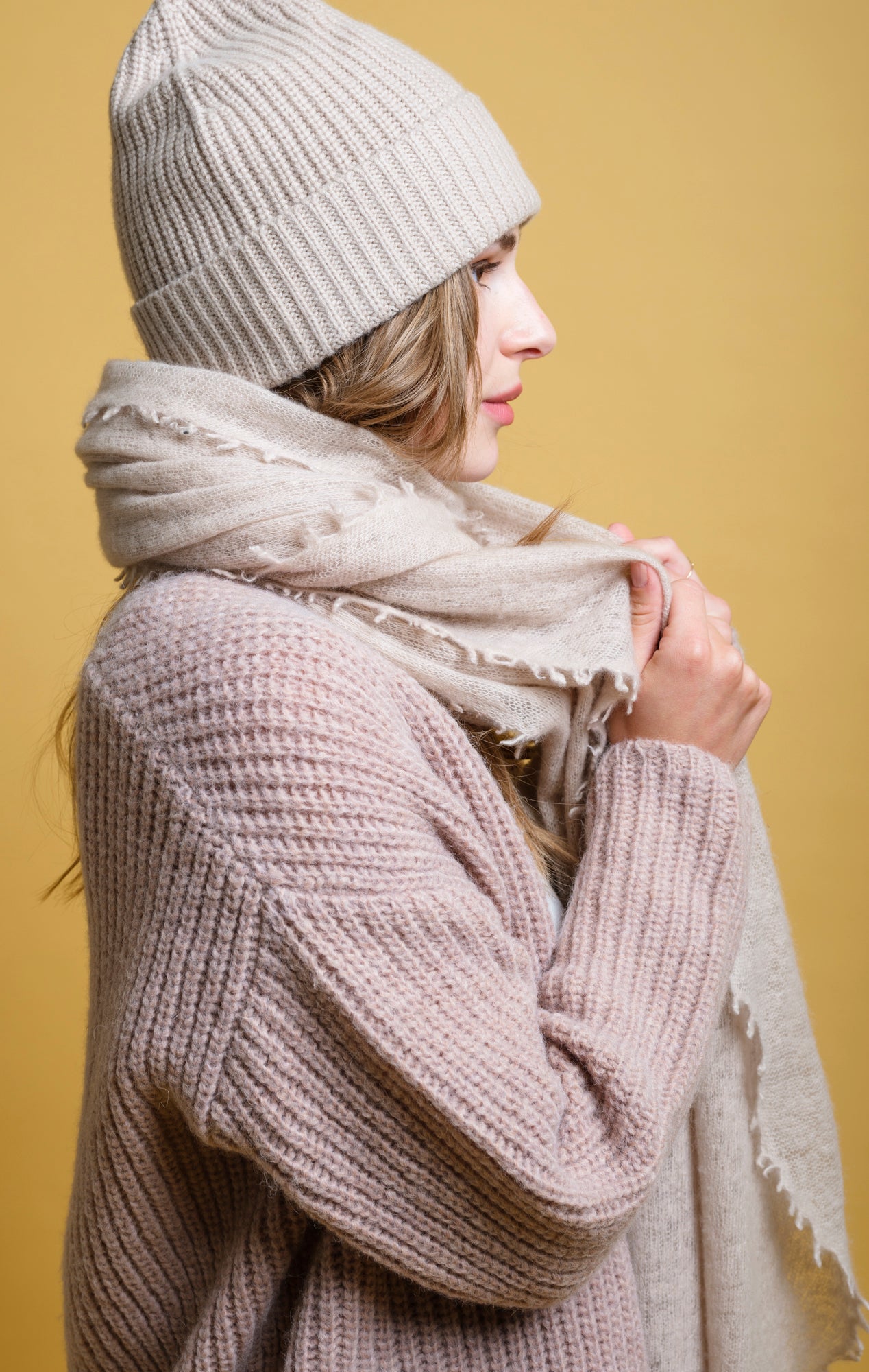 Oyster cashmere scarf