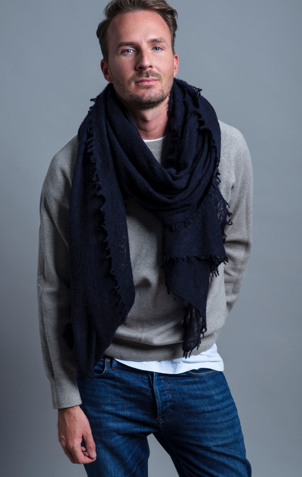 Cashmere scarf navy
